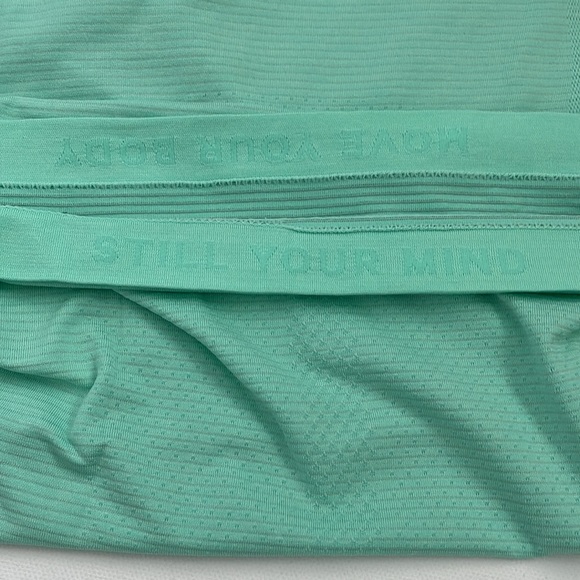 NWT Lululemon Swiftly Tech Short Sleeve 2.0 Wild Mint / Wild Mint Size 8 - Picture 6 of 10